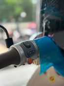 Scooter retrô HiTWAY detalhe painel e display digital